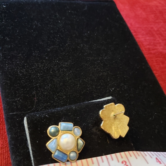 Pierced earrings - Picture 3 of 3